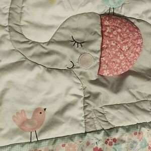 Crib bedding set
